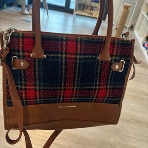 Chic Plaid Tote Bag with Leather Trim